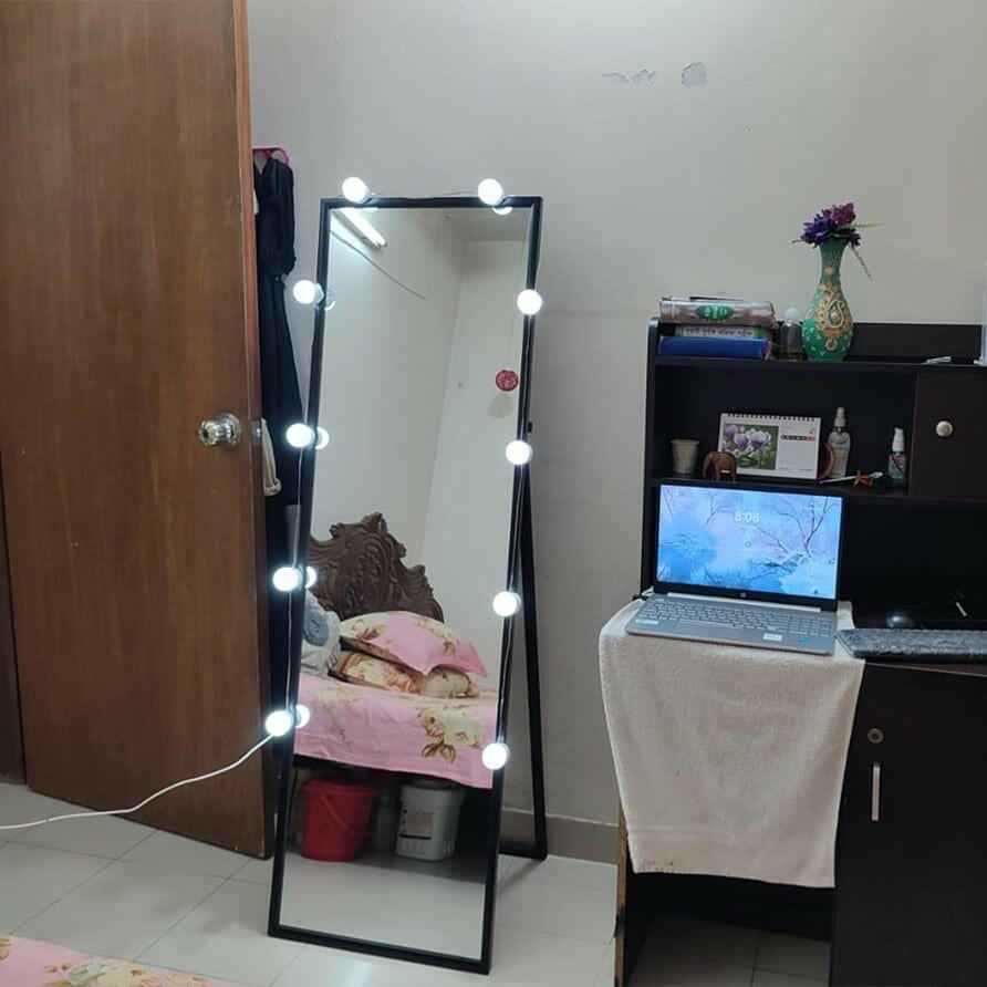 Looking Mirror with light (Black)